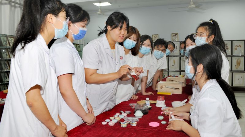 小标题：关注按摩器的关键参数：按摩力度、频率、适用范围